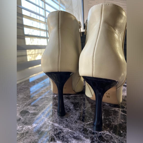 M6 Lexey Bootie Cream and Black flare Heel Never Worn Size 8 1/2M/ 39 - Picture 6 of 16